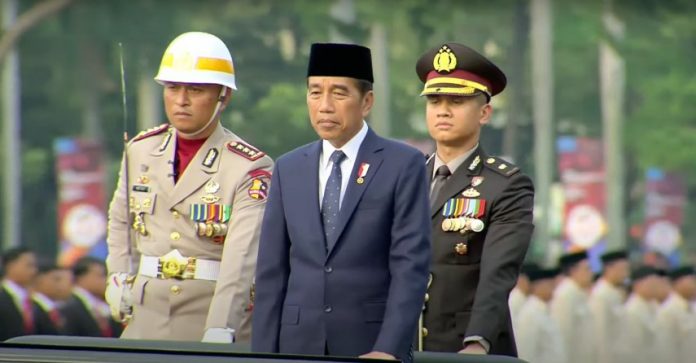 Presiden Jokowi dalam upacara HUT Bhayangkara ke-78