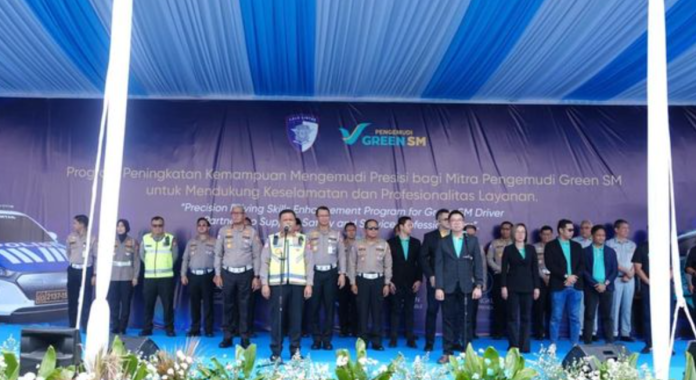 pelatihan peningkatan kemampuan pengemudi taksi di Indonesia