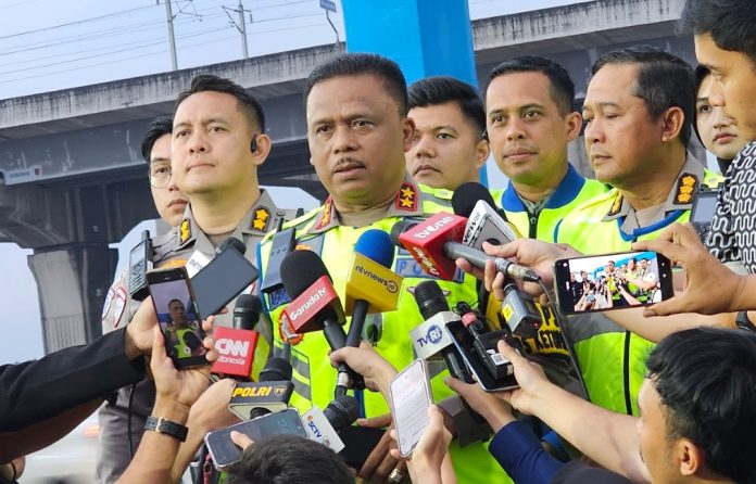 Kakorlantas Polri memastikan arus lalu lintas Lebaran 2026 terkendali serta menyiapkan strategi arus balik guna menjaga kelancaran perjalanan.